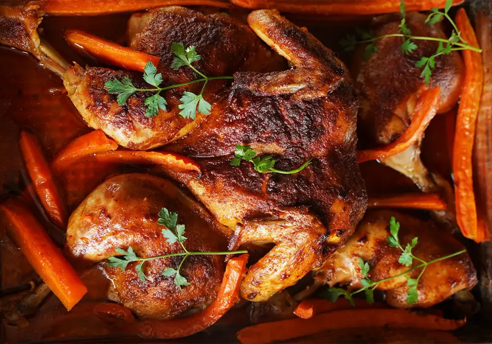 Ile piec kurczaka 2 kg, aby był soczysty i idealnie upieczony?