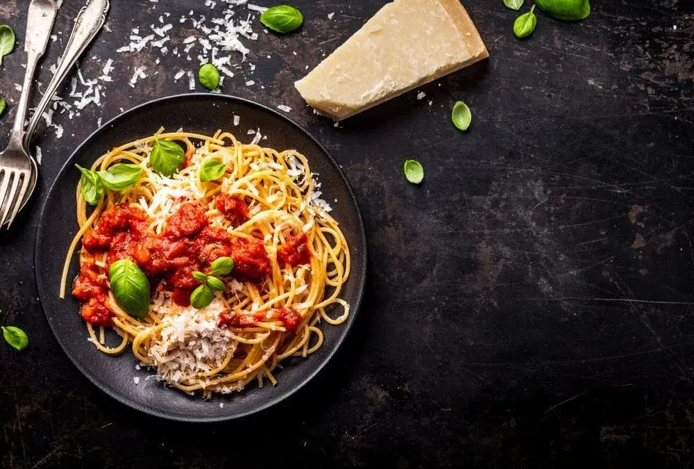 Jakie przyprawy do spaghetti bolognese wydobędą doskonały smak?