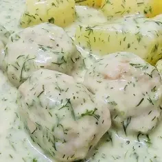 Pulpeciki drobiowe w sosie koperkowym – prosty przepis na obiad