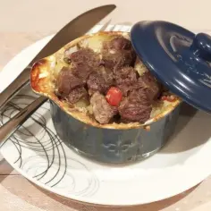 Kiedy solić wołowinę, aby uzyskać idealny smak i soczystość?