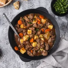 Kompletna lista przypraw do gulaszu wieprzowego - tajniki smaku w domu