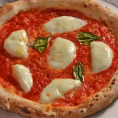 Czy mozzarella w zalewie nadaje się do pizzy? Oto, co musisz wiedzieć