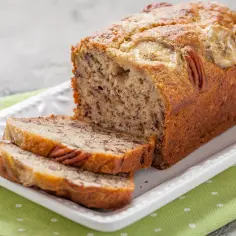 Chlebek bananowy z 2 bananów: Szybki przepis na słodką przekąskę