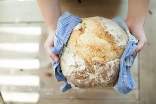 Ile piecze się chleb? Odkryj sekrety idealnego pieczenia chleba