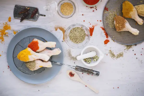 Najlepsze przyprawy do kurczaka - poznaj 12 aromatycznych kompozycji